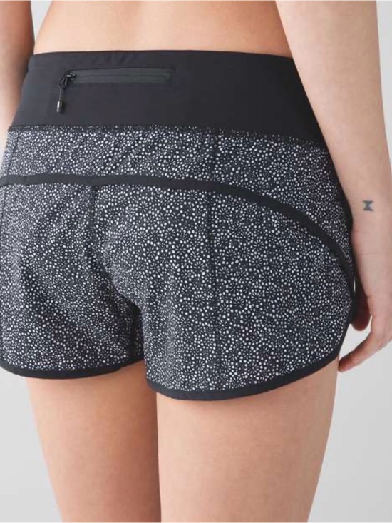 lululemon athletica Pants - Lululemon Speed Shorts in Freckle Flower Black/White Size 6